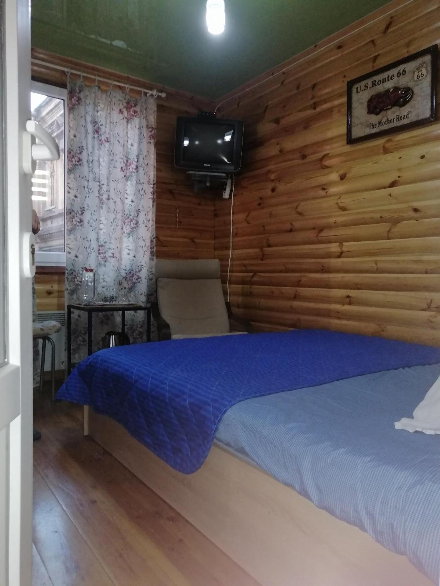 Yellow Unlimited Hotel 4 Kharkov Bilik gambar